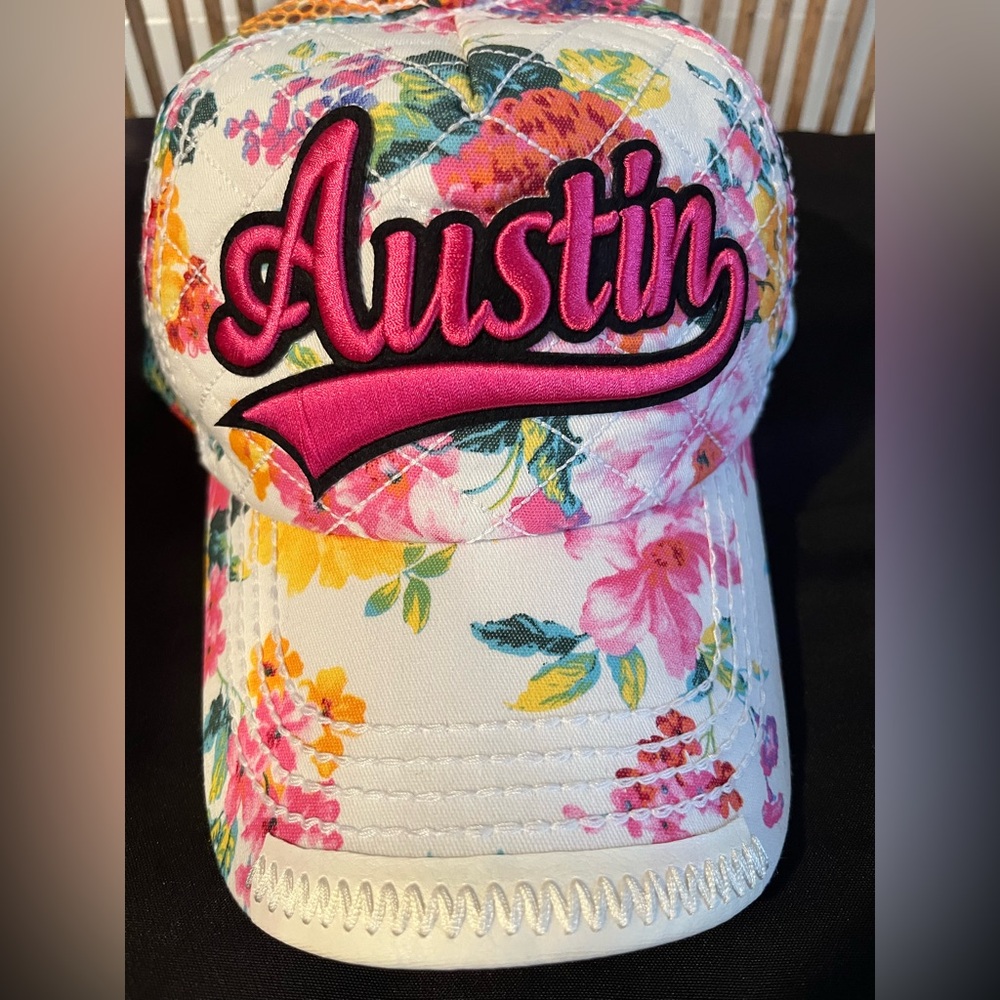 NWOT Robin Ruth Austin women’s  Floral Cap -‎ Pink and White - Picture 2 of 8